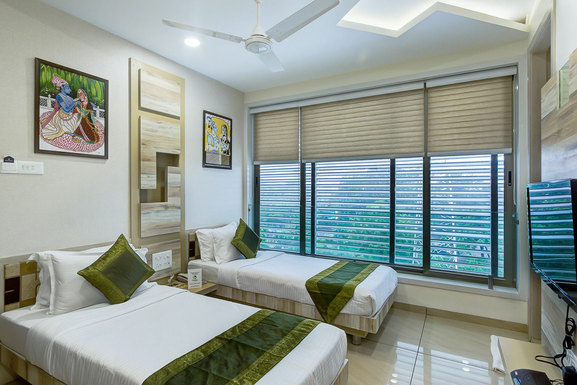Treebo Daksh Residency Hotel Indore Exterior photo