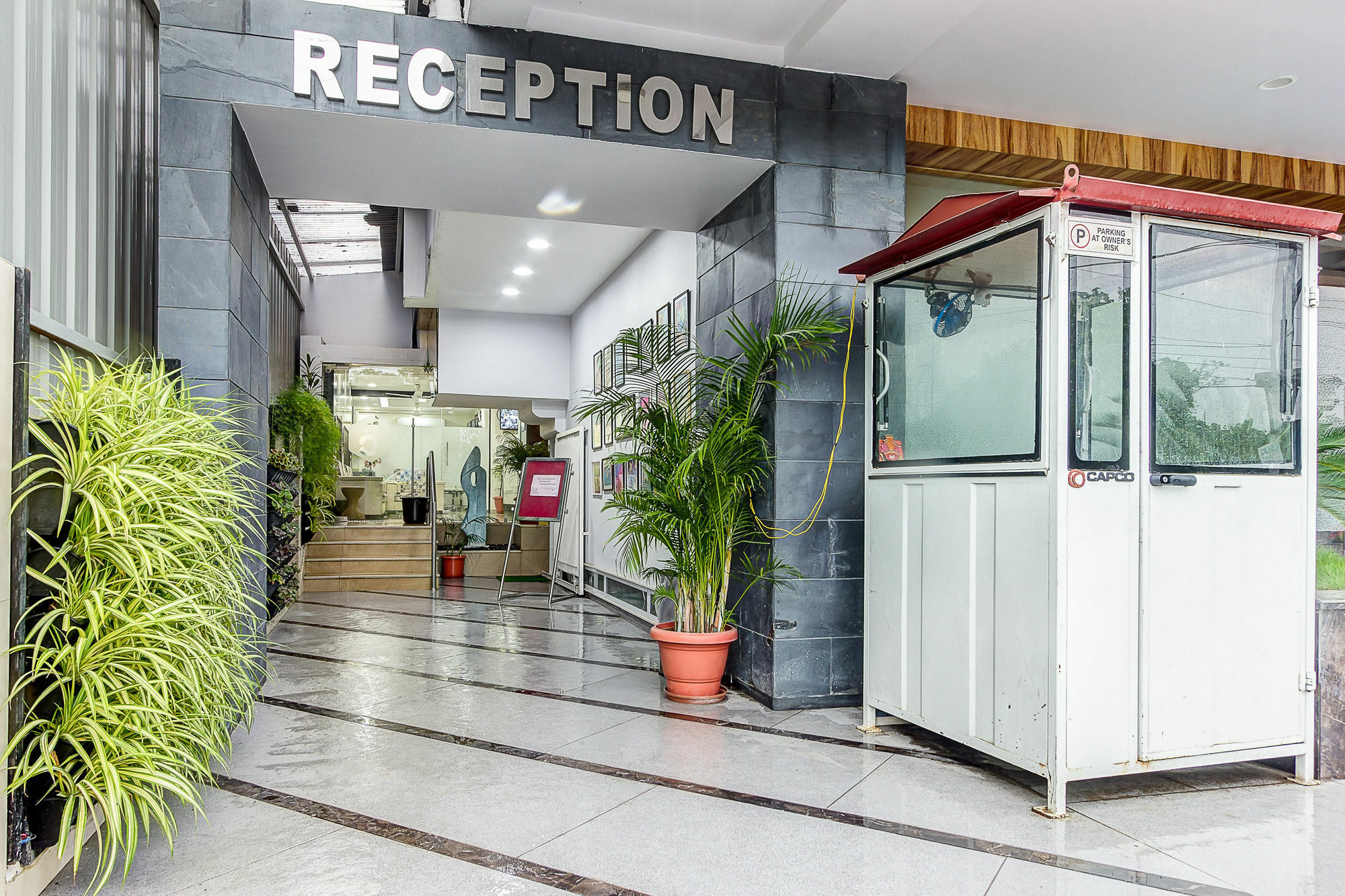 Treebo Daksh Residency Hotel Indore Exterior photo